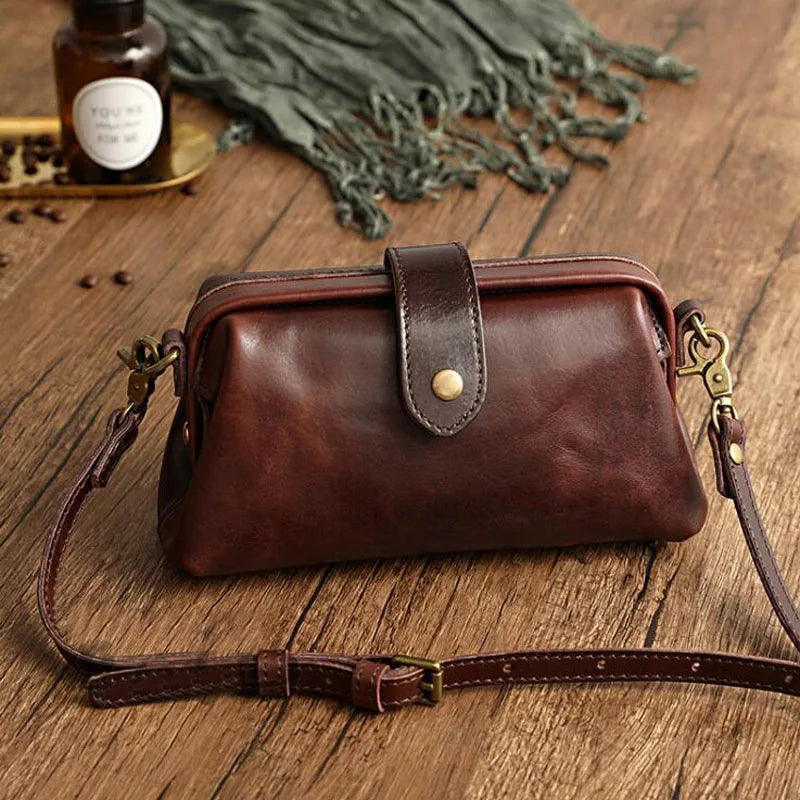 Crossbody Schoudertas Leer 22x12x6 cm Handgemaakt Damestas voor Dagelijks Gebruik Elegante Compacte Tas | Sansoti