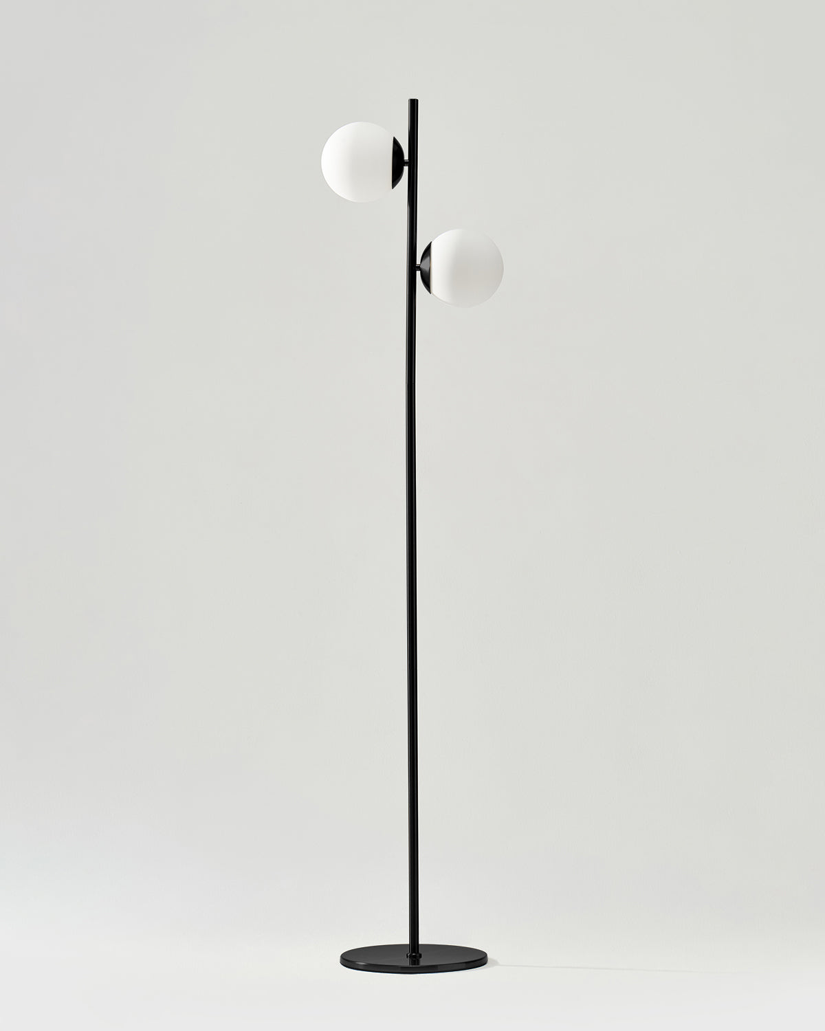 Stehleuchte mit 2 Glaskugeln LED 165cm Modern Schwarz | Restfield