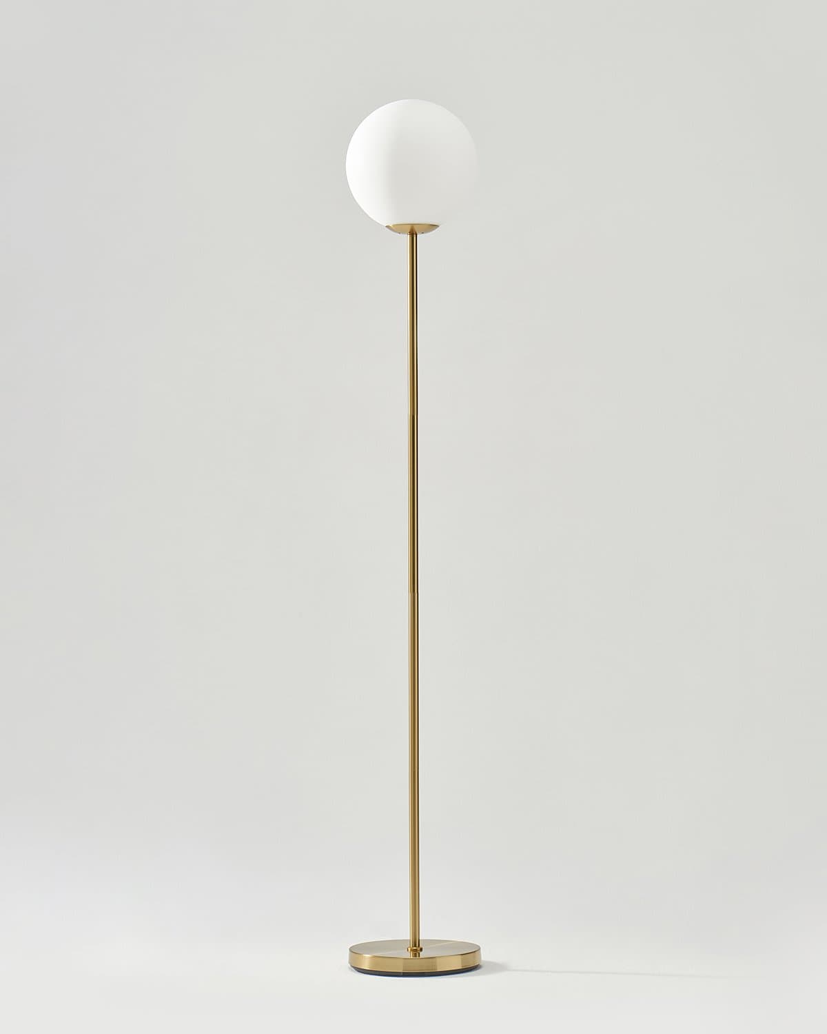 Stehleuchte Messing Mit Glaskugel 165cm Modern Minimalistisch LED | Restfield