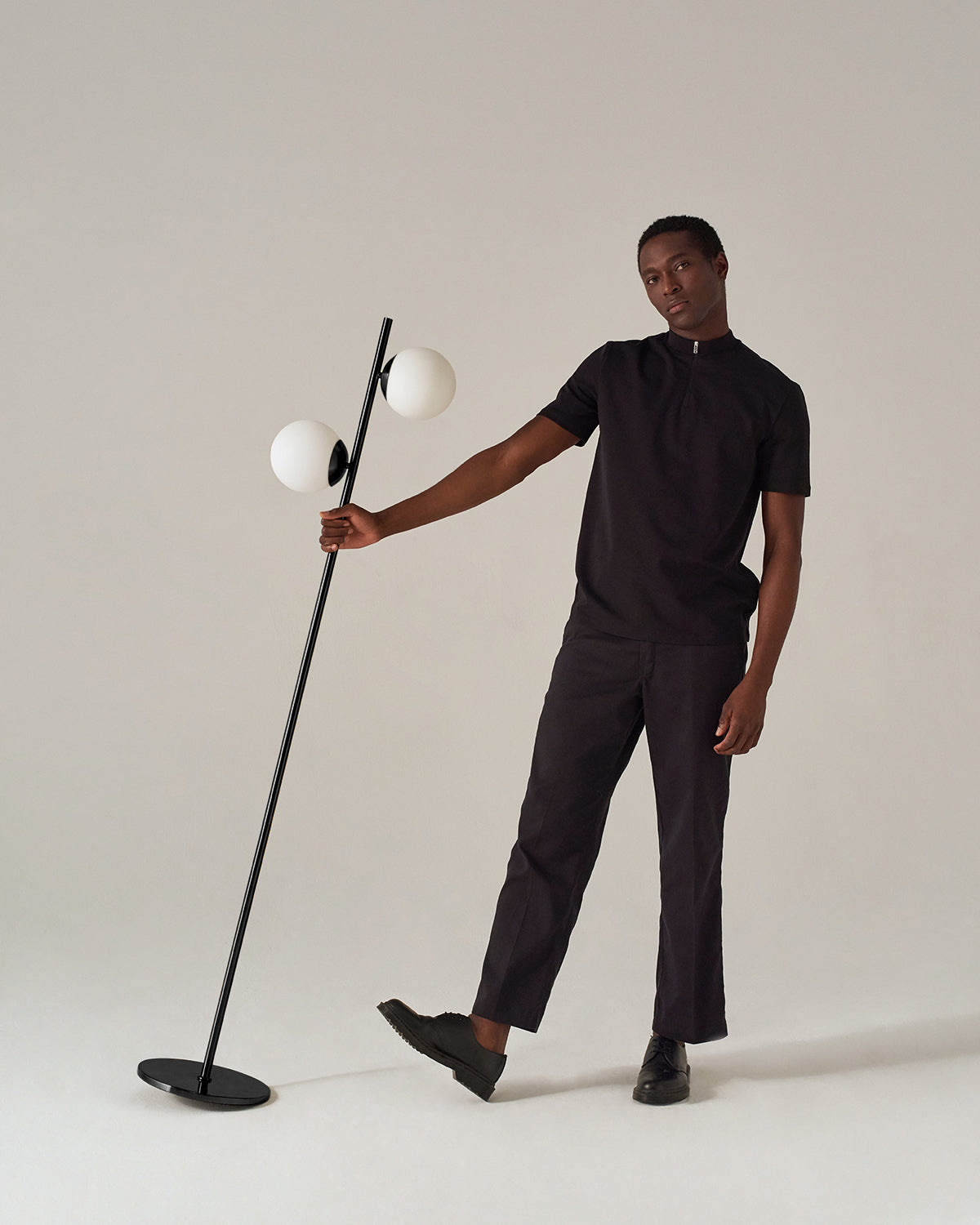 Stehleuchte mit 2 Glaskugeln LED 165cm Modern Schwarz | Restfield