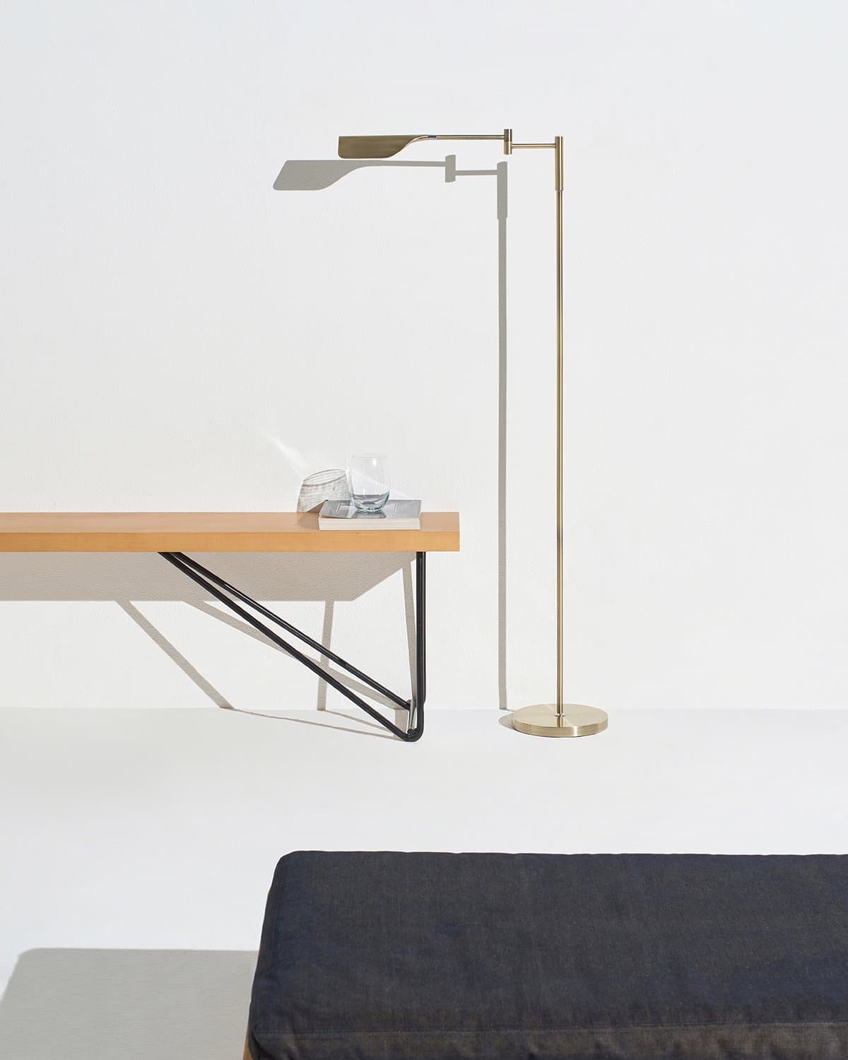 Stehleuchte LED Blatt Design Minimalistisch 135cm Dimmbar Metall | Restfield