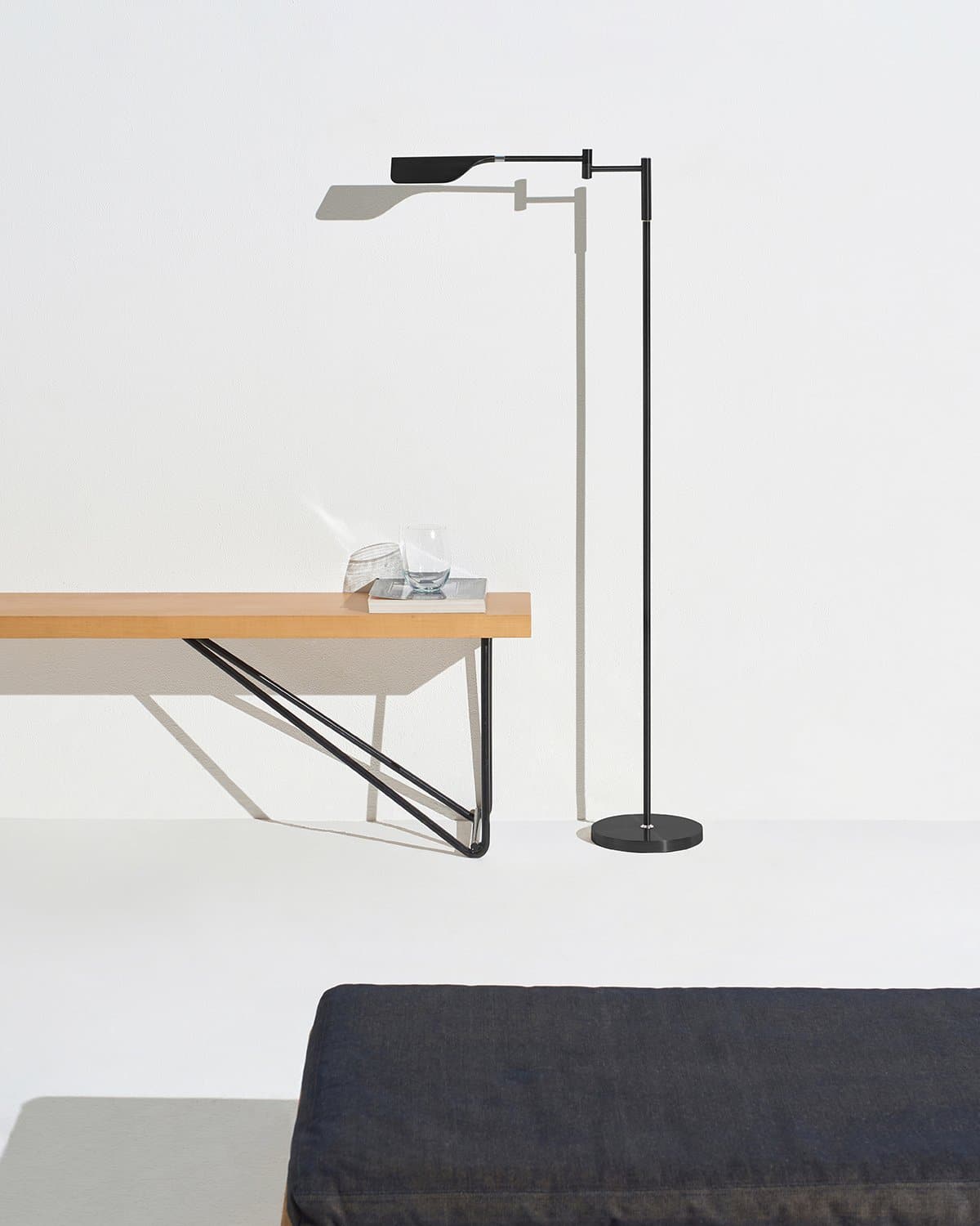 Stehleuchte LED Blatt Design Minimalistisch 135cm Dimmbar Metall | Restfield