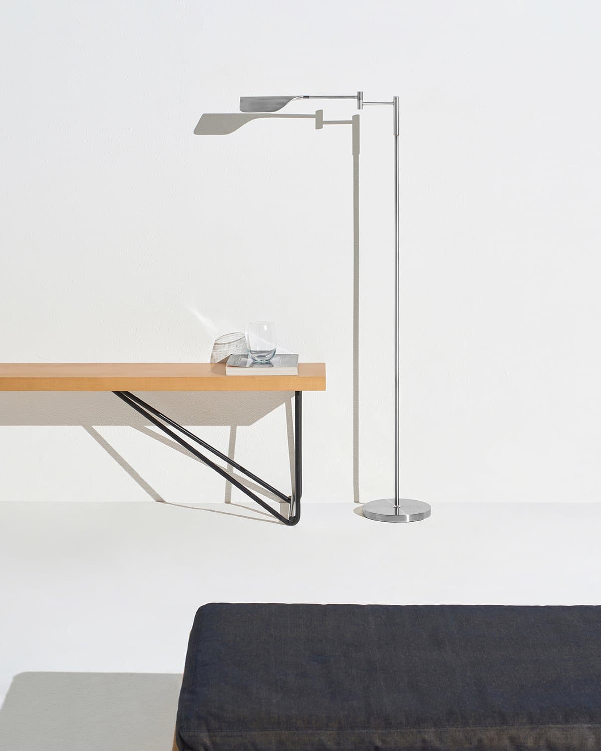Stehleuchte LED Blatt Design Minimalistisch 135cm Dimmbar Metall | Restfield