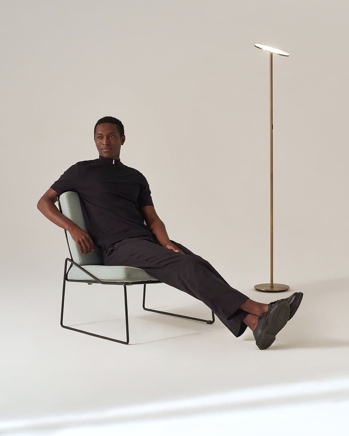 Stehleuchte LED Modern Dimmbar Schlankes Design Schwarz Standlampe | Restfield