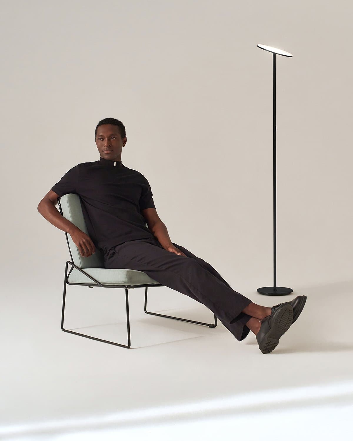 Stehleuchte LED Modern Dimmbar Schlankes Design Schwarz Standlampe | Restfield