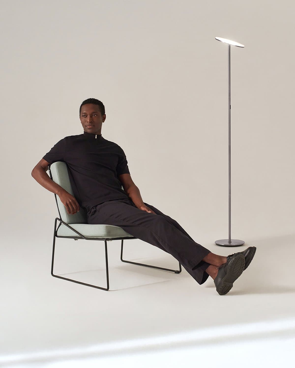Stehleuchte LED Modern Dimmbar Schlankes Design Schwarz Standlampe | Restfield
