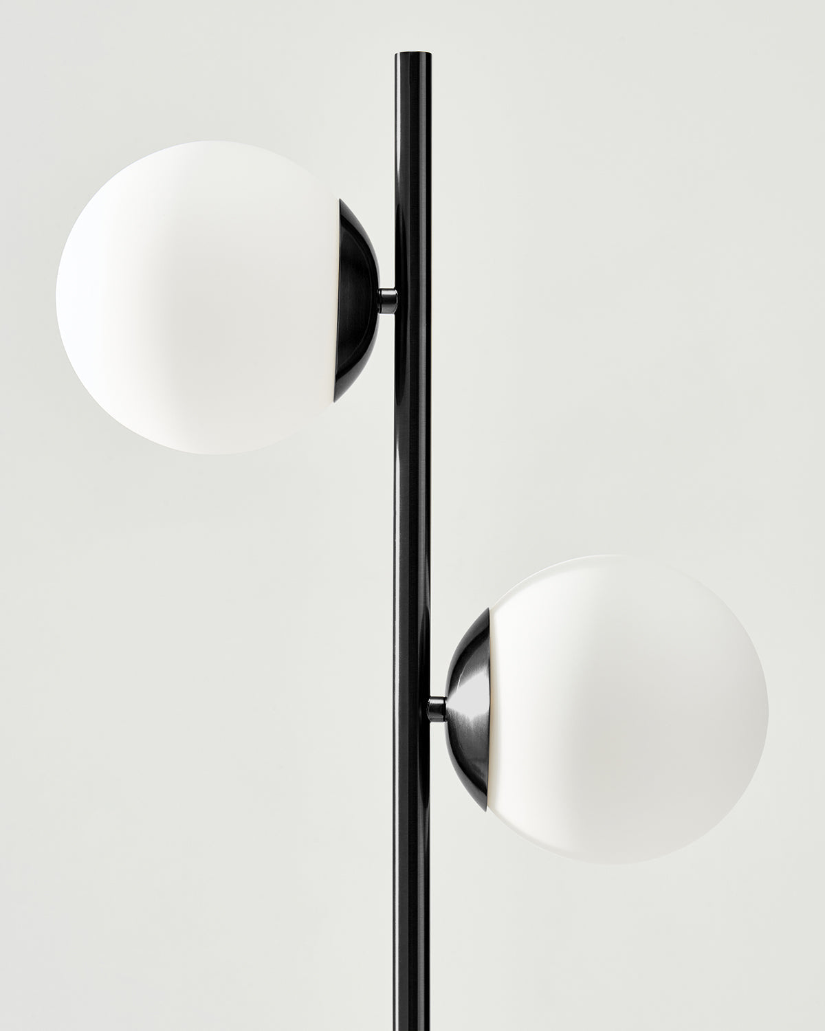 Stehleuchte mit 2 Glaskugeln LED 165cm Modern Schwarz | Restfield