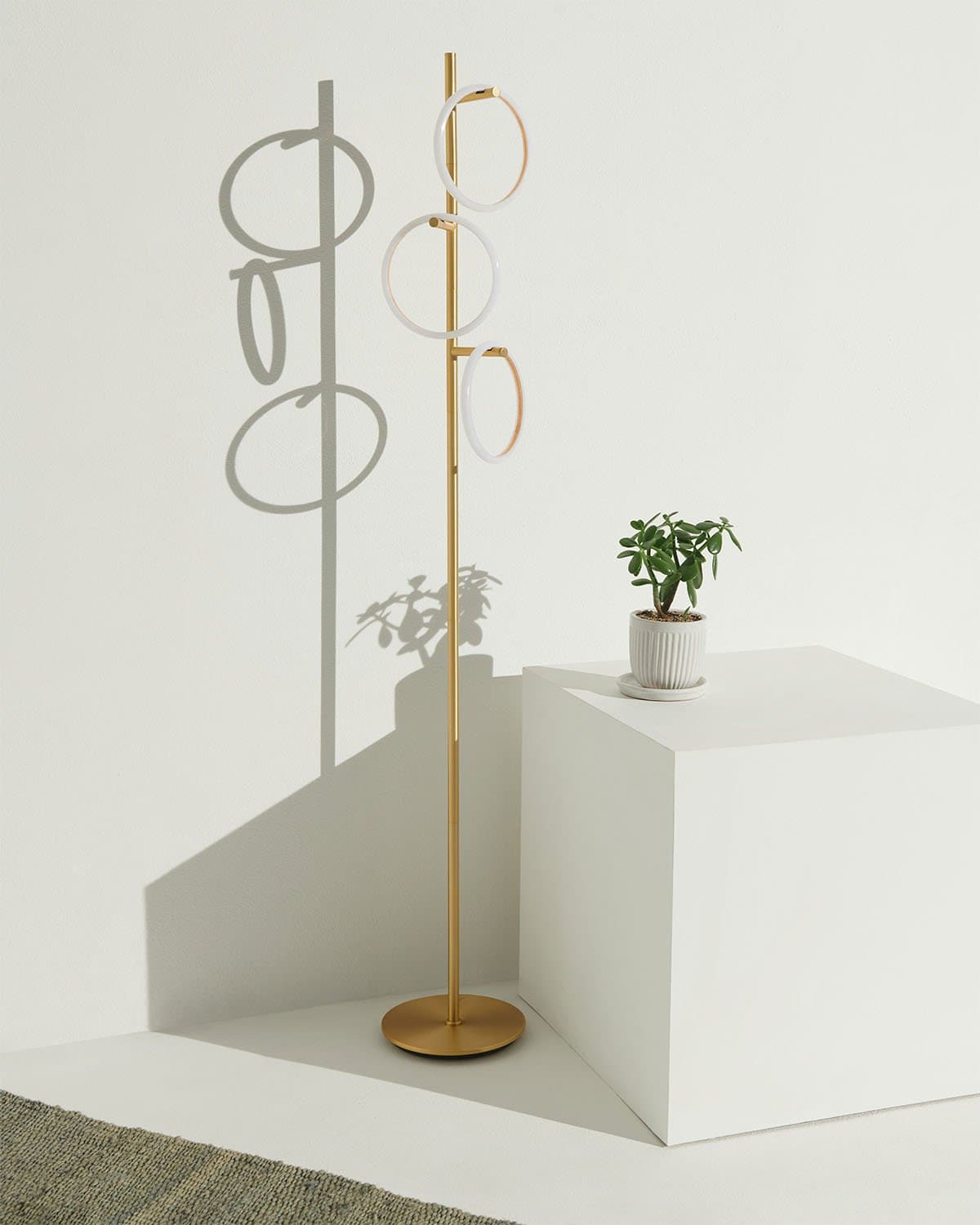 Stehleuchte Ring LED Dimmbar Gold Metall 3 Lichtkreise Modern | Restfield