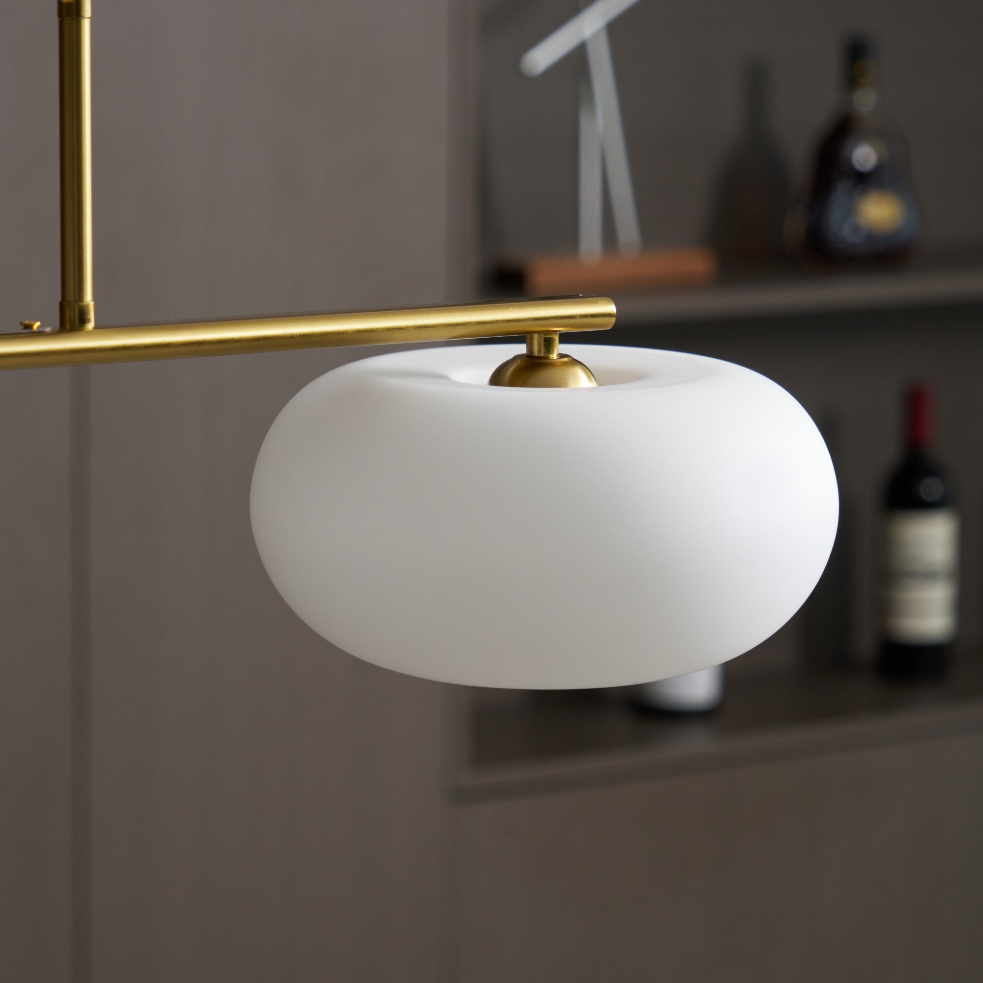 Design Hanglamp met 3 Globe Kapjes - Stijlvolle Eetkamerverlichting voor Tafel en Kookeiland - Verstelbaar 150 cm - Nikkel of Goud - E26/E27 | Sansoti