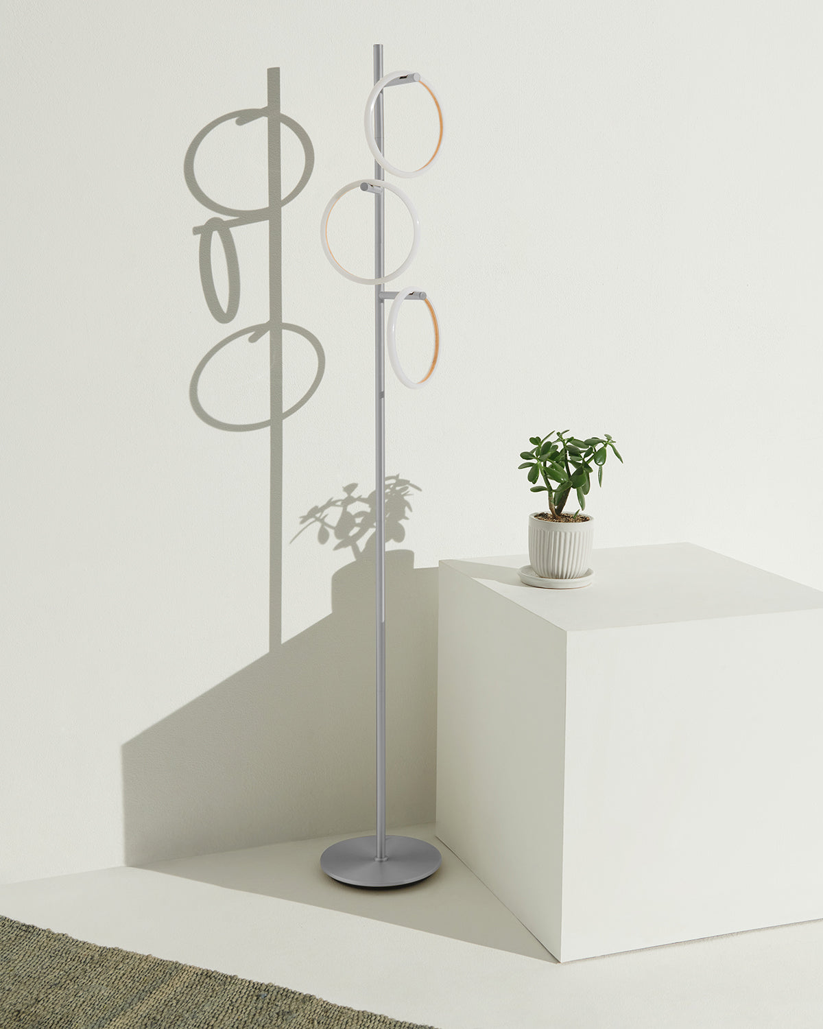 Stehleuchte Ring LED Dimmbar Gold Metall 3 Lichtkreise Modern | Restfield