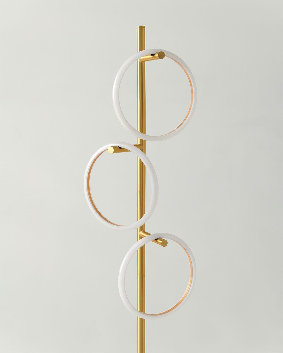Stehleuchte Ring LED Dimmbar Gold Metall 3 Lichtkreise Modern | Restfield