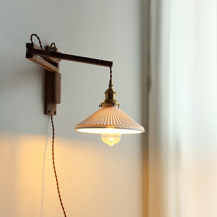 Verstelbare Houten Wandlamp met Keramieke Kap – Landelijke Stijl met Knopschakelaar | Sansoti