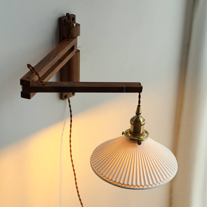 Applique murale extensible avec verre strié et bras en bois pour salon, chambre, entrée et coin lecture, éclairage d’ambiance | Sansoti