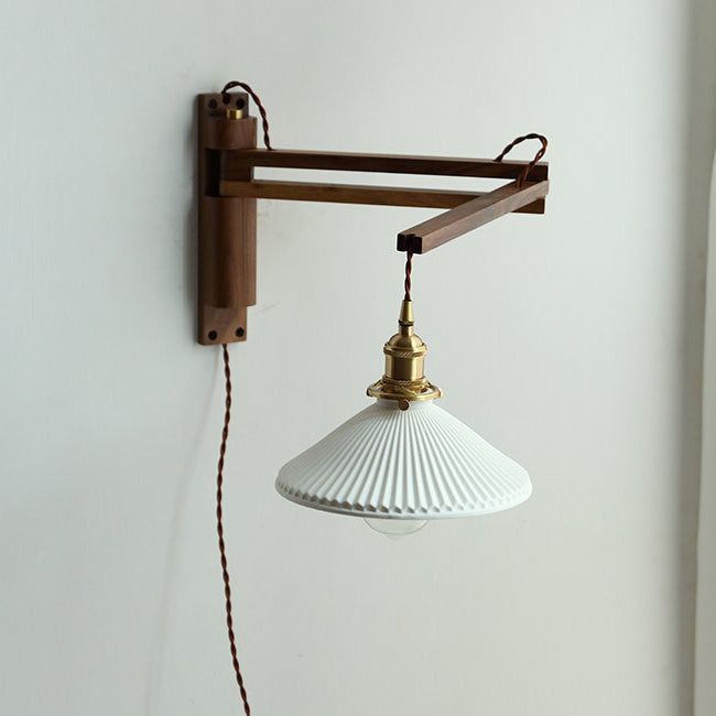 Verstelbare Houten Wandlamp met Keramieke Kap – Landelijke Stijl met Knopschakelaar | Sansoti