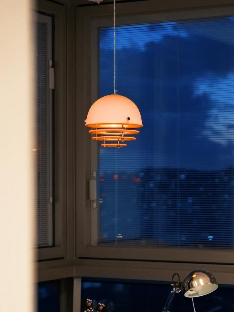Stijlvolle Hanglamp Bauhaus Design Oranje-Wit Sfeerverlichting voor Moderne Interieurs | Sansoti