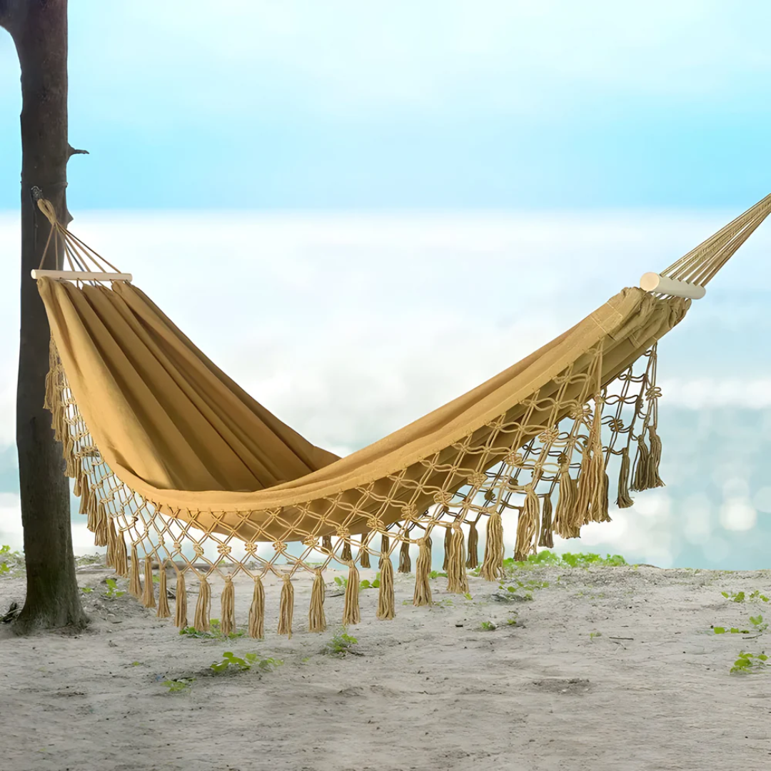 Boho-Hängematte aus Baumwolle mit Holzstäben, Tragfähigkeit 200 kg, zum Entspannen drinnen und draußen, für Garten, Balkon und Terrasse | Sansoti