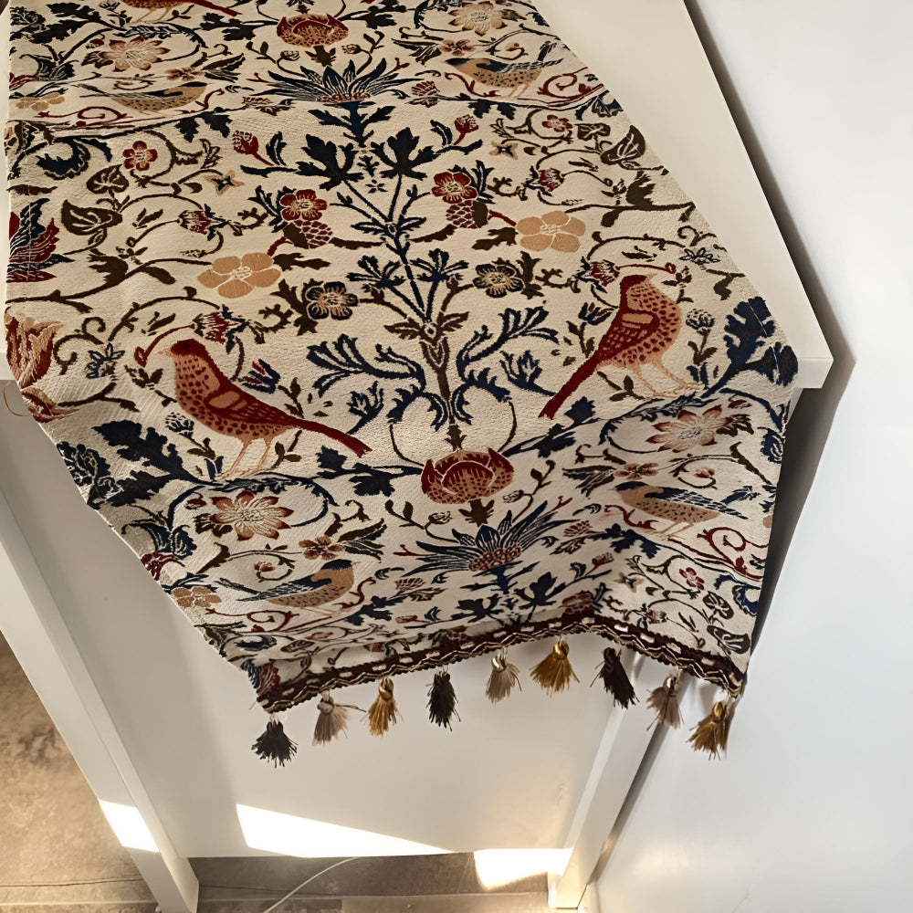 Vintage Jacquard Tafelloper met Vogel & Bloemmotief – Landelijke Elegantie met Kwastjes | Sansoti