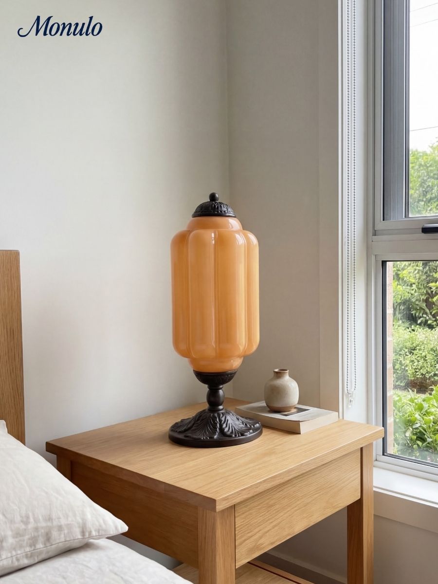 Vintage Glazen Tafellamp met Messing of Zwarte Afwerking | Sansoti