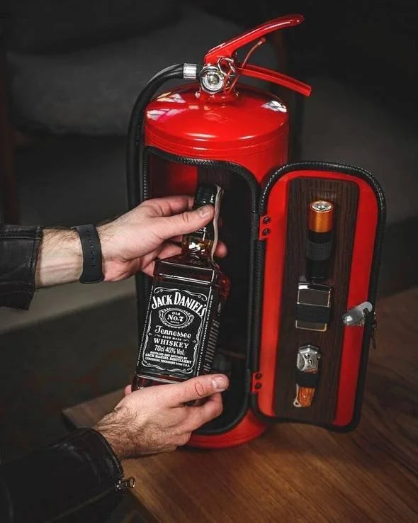 Verstopte Bar in Brandblusservorm – Originele Decoratieve Fleshouder voor Sterke Drank | Sansoti