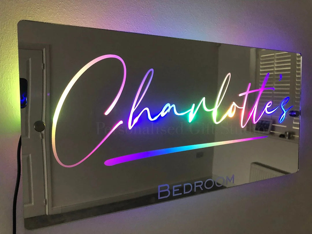 Gepersonaliseerde LED Spiegel met Neonlicht en Eigen Tekst voor Wanddecoratie | Sansoti