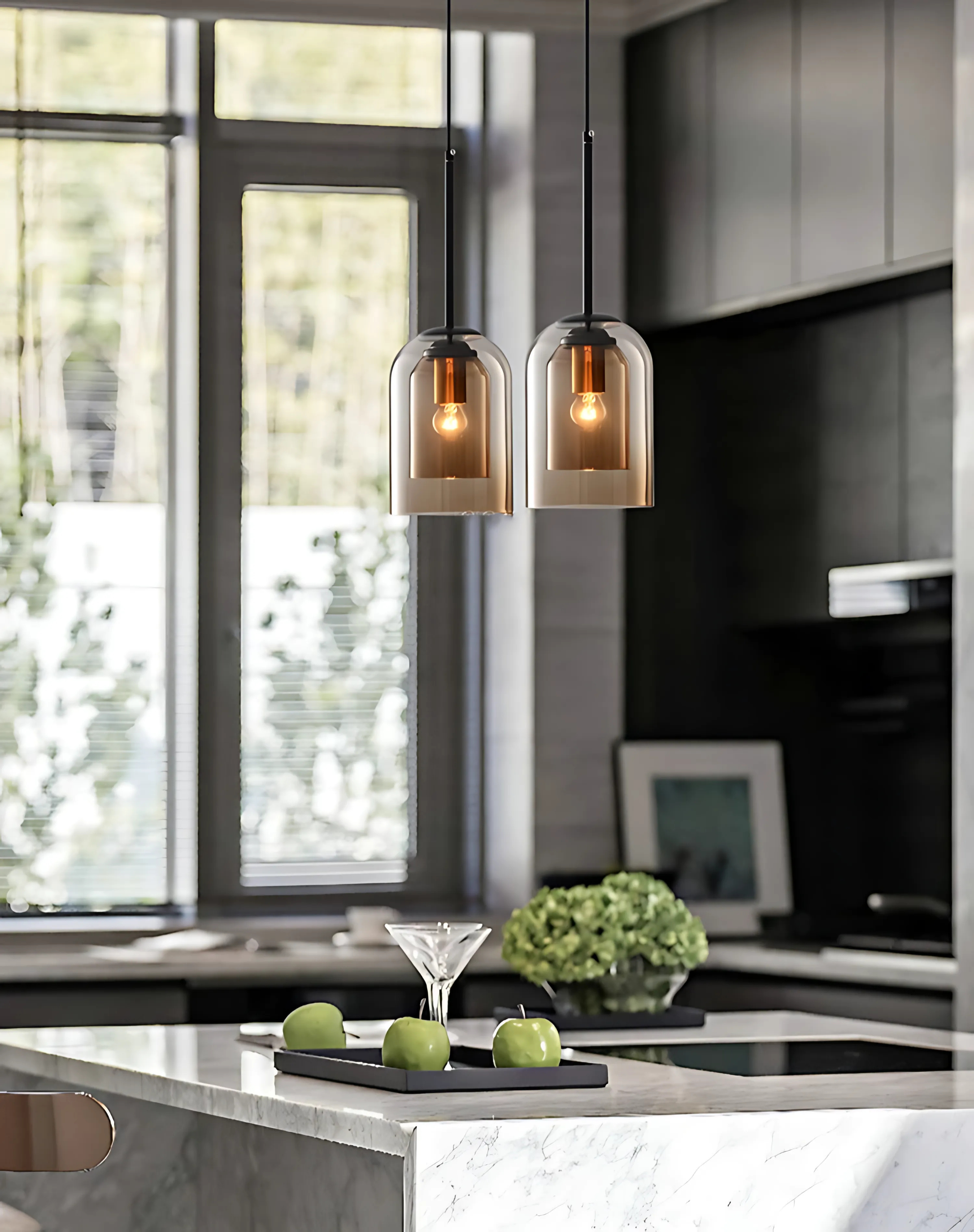 Glazen Hanglamp Ginza met Gebogen Vorm en Zachte Sfeerverlichting Warm Wit – E27 Fitting Inclusief Dimbare Compatibiliteit | Sansoti