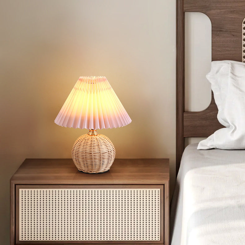 Rotan Tafellamp Geplooide Kap USB 5W Slaapkamer Nachtkastje Scandinavisch Boho Sfeerverlichting Riet Bureau Leeslamp | Sansoti