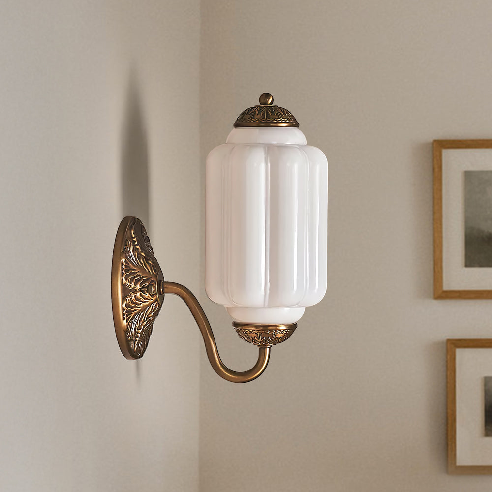 Vintage Wandlamp met Melkglas en Geolied Messing – Klassieke Retro Verlichting voor Hal, Slaapkamer, Woonkamer | Sansoti