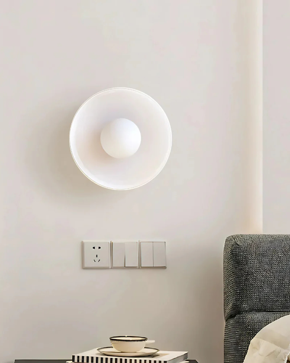 Moderne runde Deckenleuchte aus Glas und Eisen – minimalistische Designlampe für Wohn- und Schlafzimmer mit warmer Lichtfarbe | Restfield