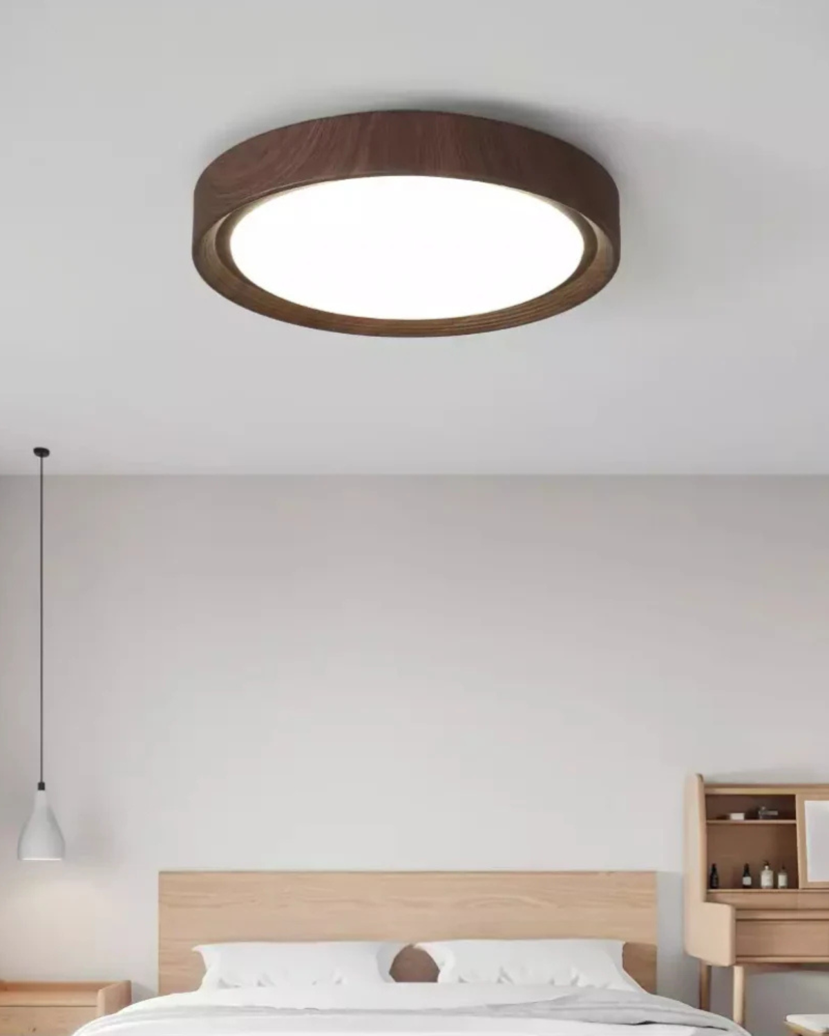 Ronde houten plafondlamp met warm diffuus licht voor serene woonruimtes | Sansoti