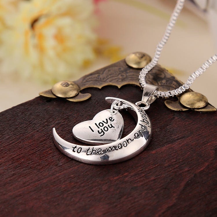 Collier avec pendentif cœur en forme de lune – Bijou romantique pour femmes – Métal argenté, cadeau | Sansoti