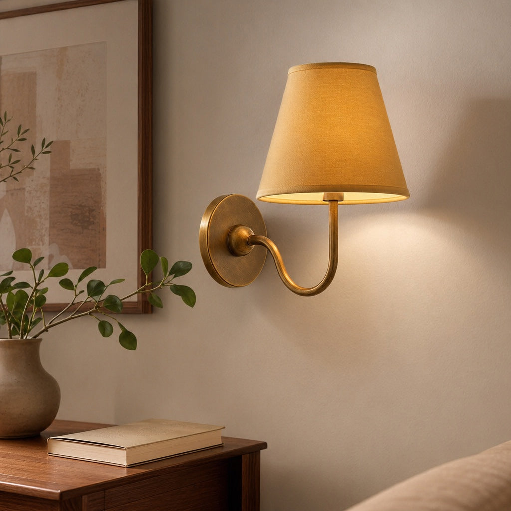 Wandlamp met Geplisseerde Stoffen Kap – Klassieke Verlichting voor Slaapkamer en Woonkamer | Sansoti