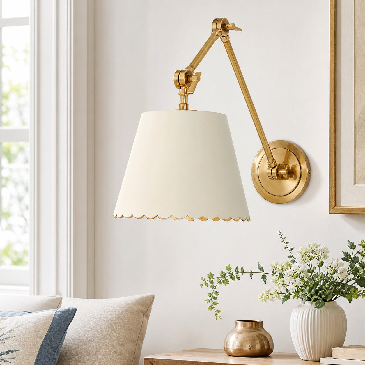 Wandlamp met Scalloped Shade – Modern Rustieke Verlichting voor Slaapkamer en Woonruimtes | Sansoti