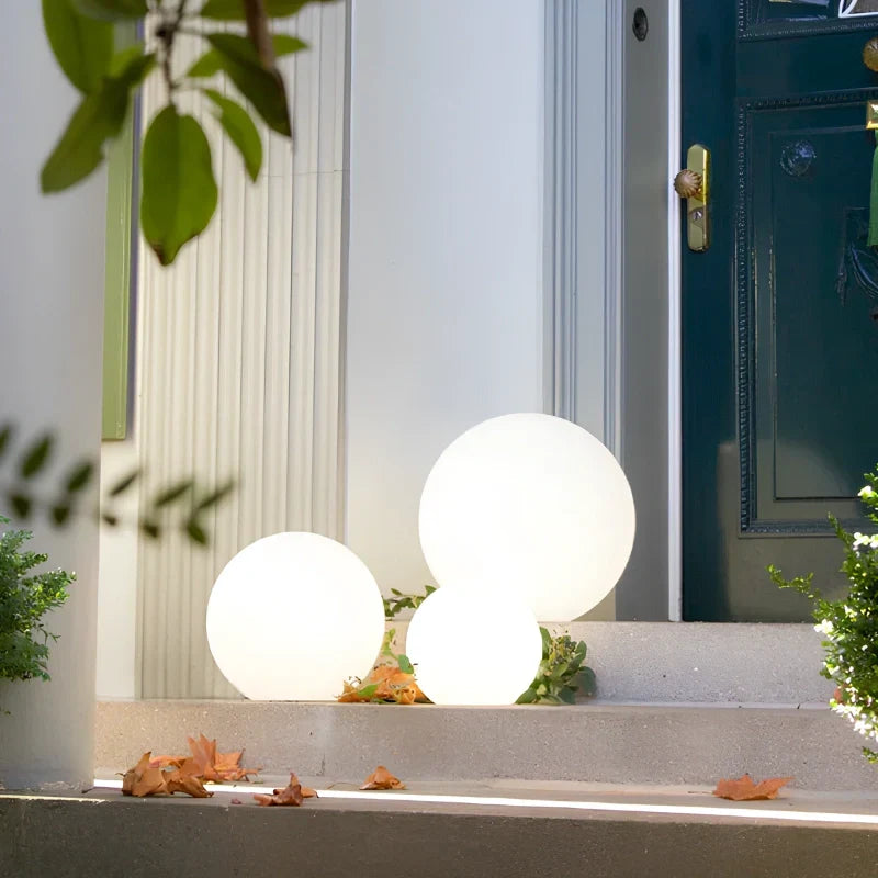 Kugel-Gartenlampe LED mit Solarenergie, stimmungsvolle Beleuchtung für Garten und Terrasse, wasserdicht, mit Fernbedienung, 16 Farben | Sansoti