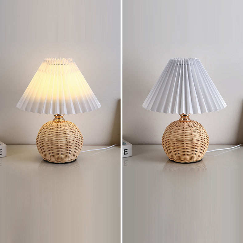 Rotan Tafellamp Geplooide Kap USB 5W Slaapkamer Nachtkastje Scandinavisch Boho Sfeerverlichting Riet Bureau Leeslamp | Sansoti