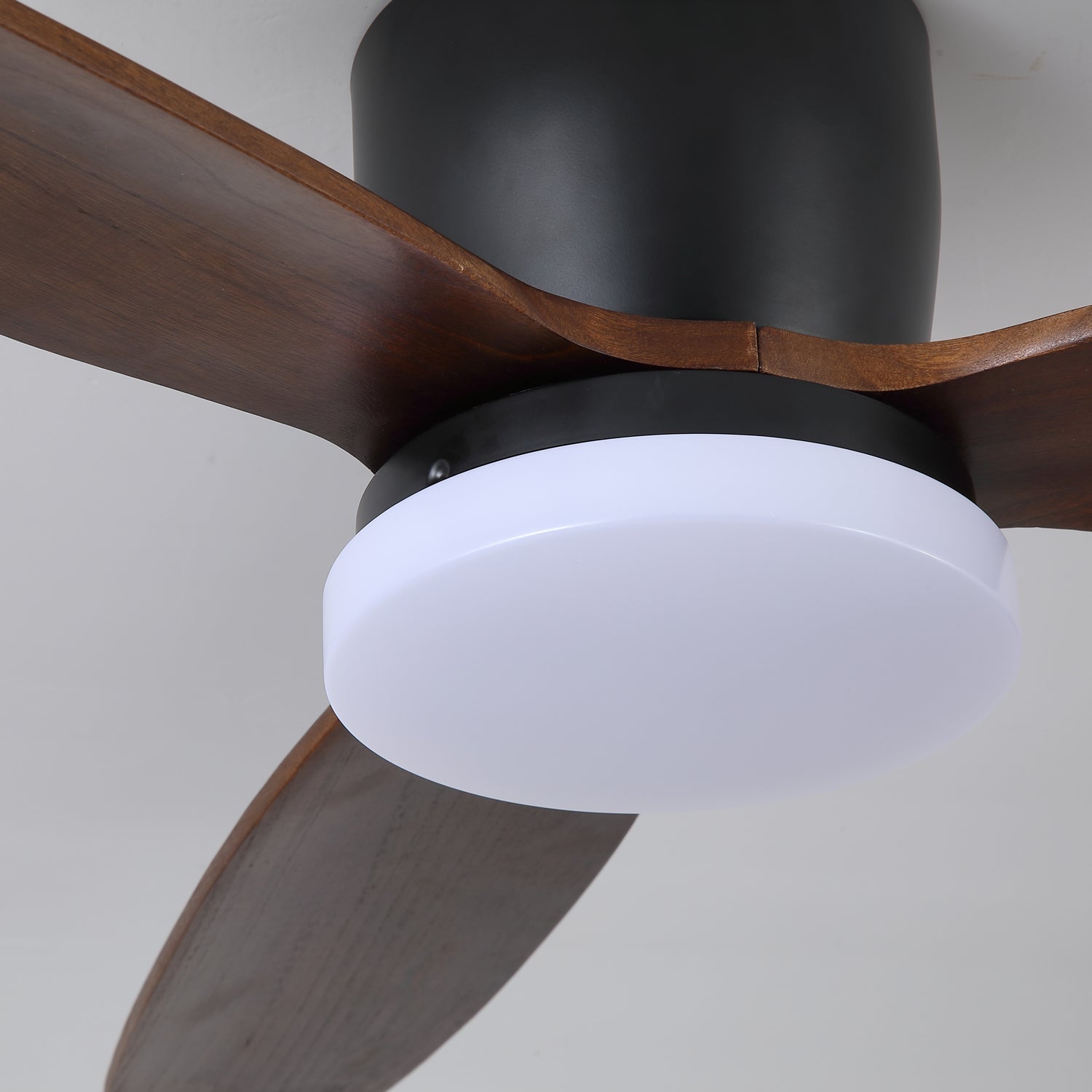 Plafondventilator met Verlichting Athyrs – 35W LED Ingebouwd – 6 Snelheden – Afstandsbediening – Stille Motor – Klassiek Design – Donker Hout – Voor Woonkamer Slaapkamer | Sansoti