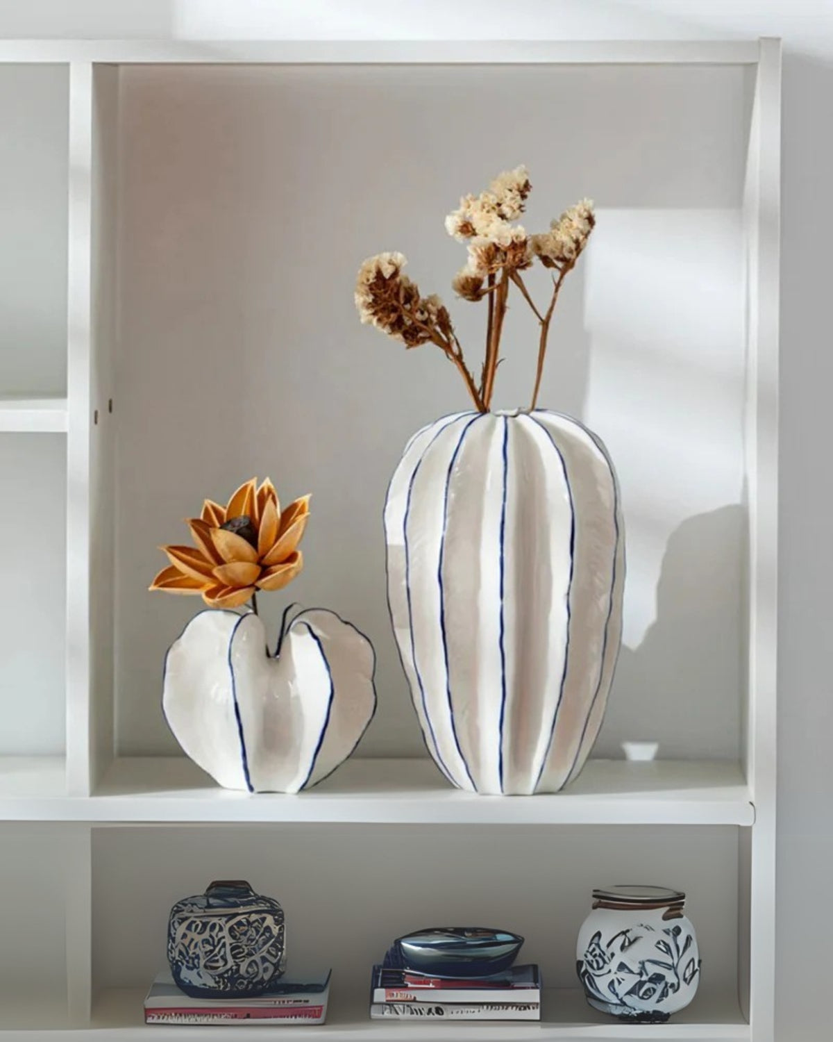 Keramische Sierpot met Moderne Silhouet voor Droogbloemen en Kunstplanten | Sansoti