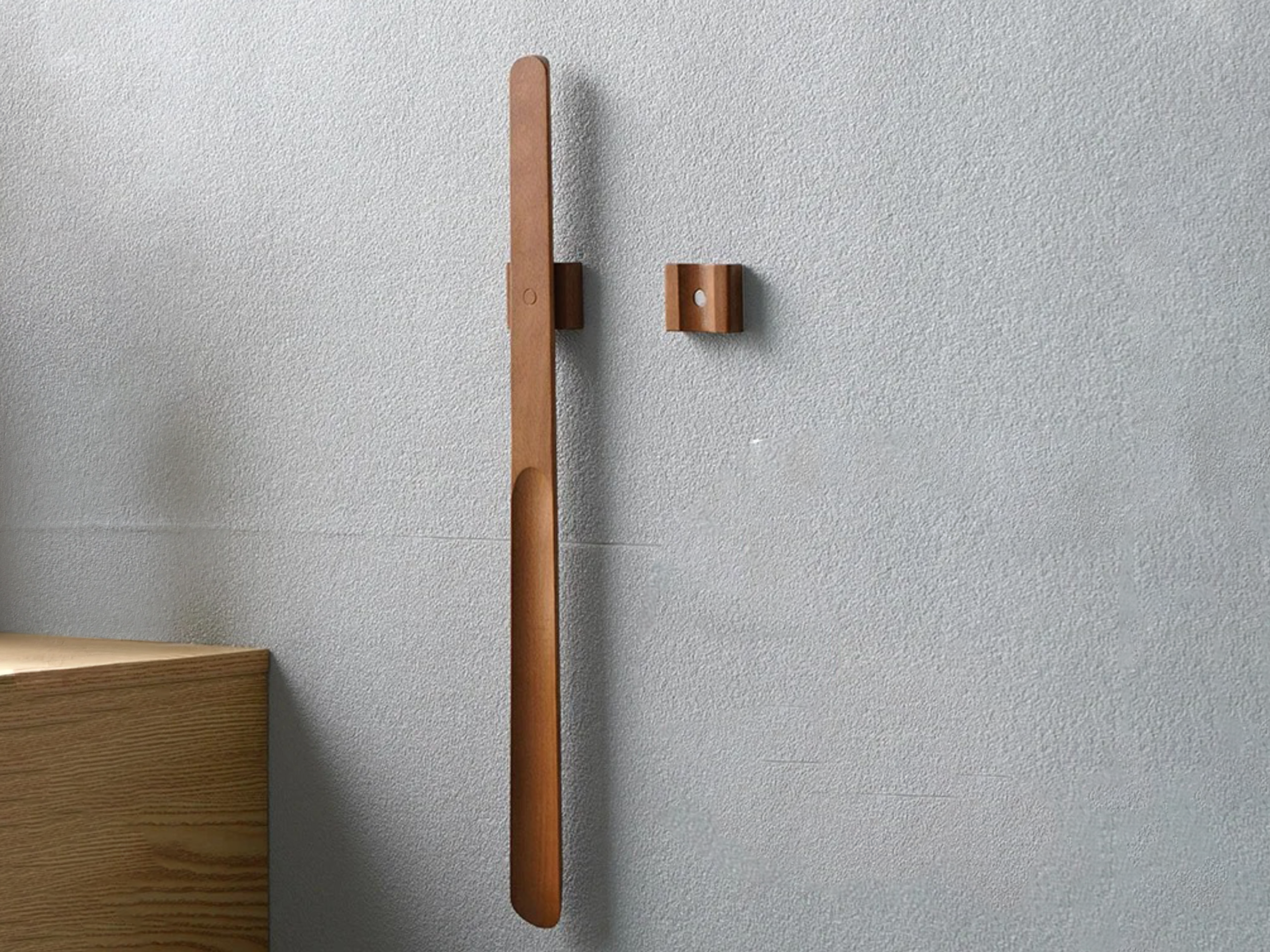 Houten Schoenlep met Lange Handgreep en Magnetische Houder 55 cm | Sansoti