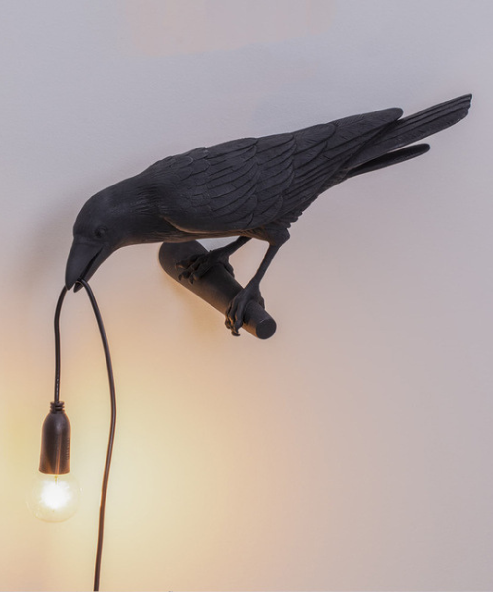 Decoratieve Vogellamp Raaf met Gloeilamp in Snavel Zwart Wit Staand Kunsthars Tafellamp Sfeervol Woonkamer Slaapkamer Kantoor Origineel Sculptuurontwerp | Sansoti
