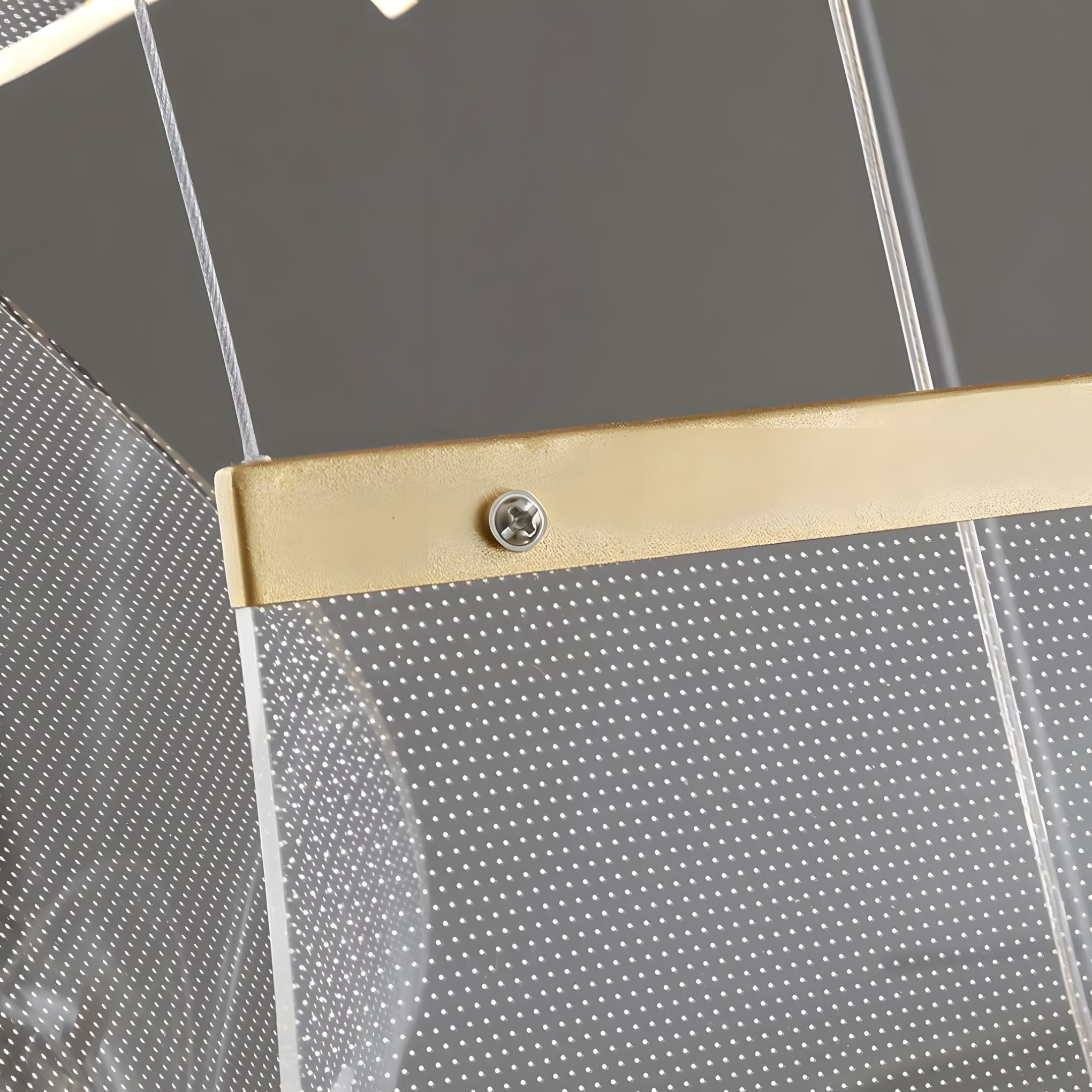 Moderne Design-Kronleuchter mit geschichteten Acryl-Blättern und verstellbarer Höhe | Restfield