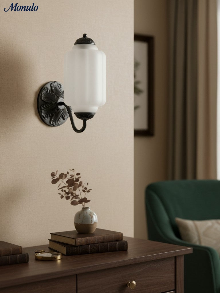 Melkglazen Wandlamp Eloise voor Hal en Slaapkamer | Vintage Wandverlichting met Melkwit Glas | Sansoti