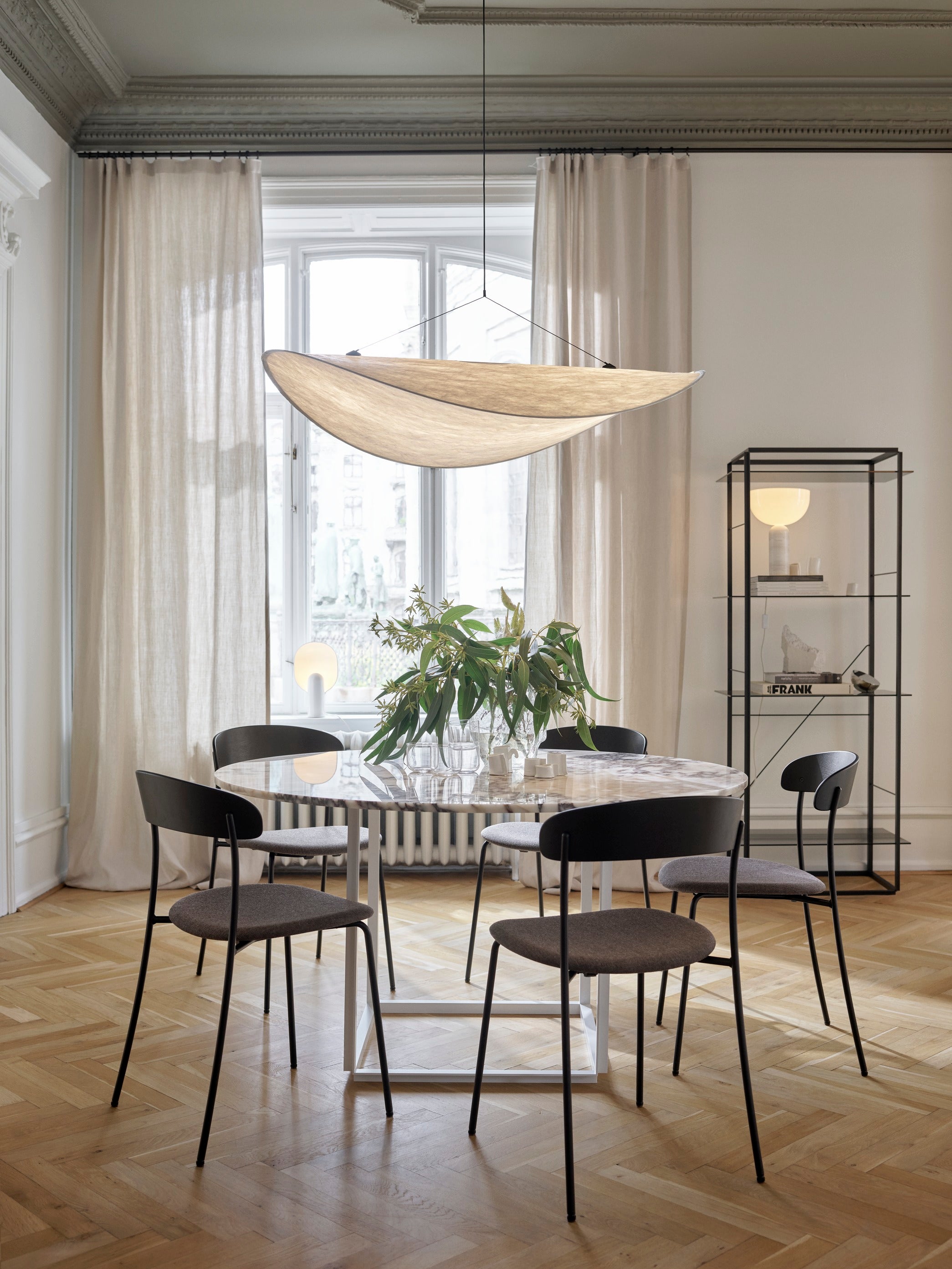 Suspension design organique en Tyvek avec LED dimmable – lampe de plafond moderne en forme de nuage 129 cm | Restfield