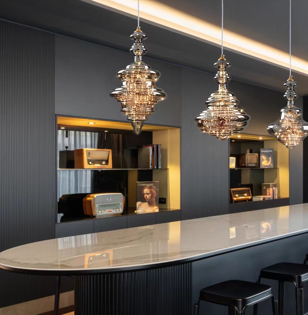 Grijze glazen hanglamp met sterrenhemel-effect voor eetkamer, bar of keukeneiland | Sansoti