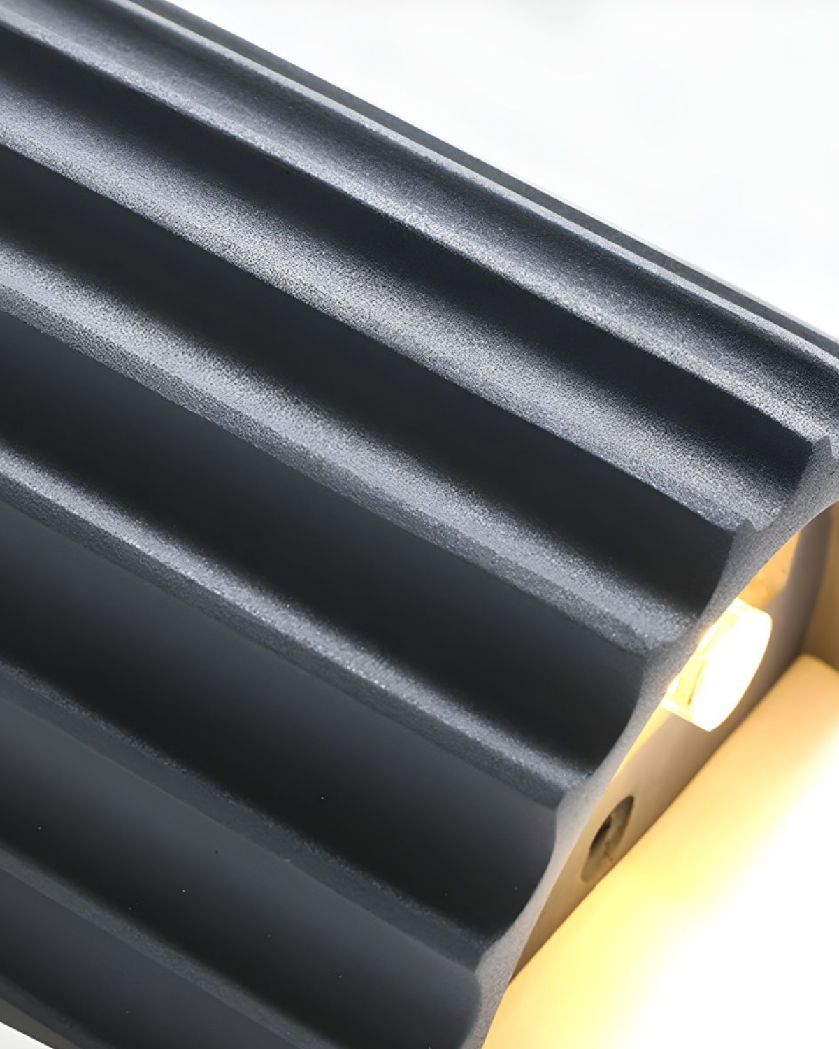 Wandlamp Ribbelstructuur Groen Met Tweezijdige Lichtbundel Voor Sfeervolle Ruimtes | Sansoti