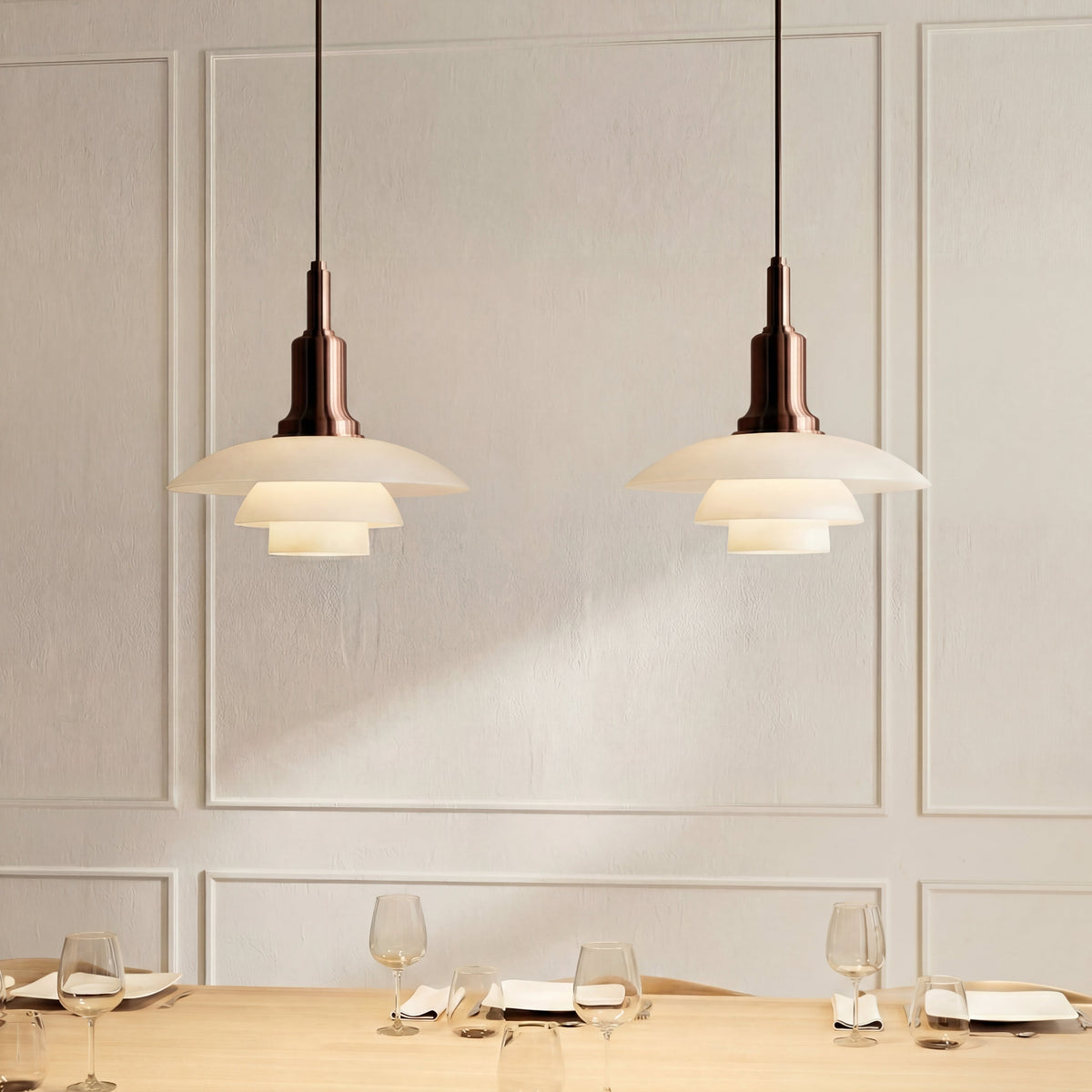 Moderne Hängeleuchte mit verstellbaren Lampenköpfen, E27-Fassung, für Esszimmer und Kücheninsel, stimmungsvolle Beleuchtung aus Eisen und Glas | Sansoti
