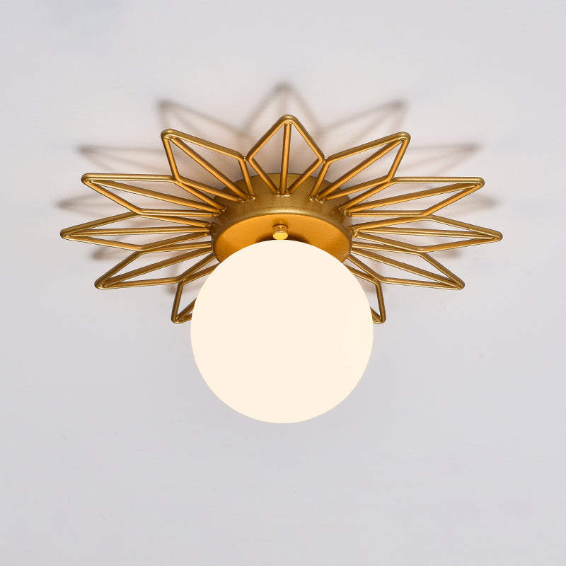 Plafonnier doré avec boule en verre crème douille G9 chambre salon design moderne plafonnier éclairage de plafond | Sansoti