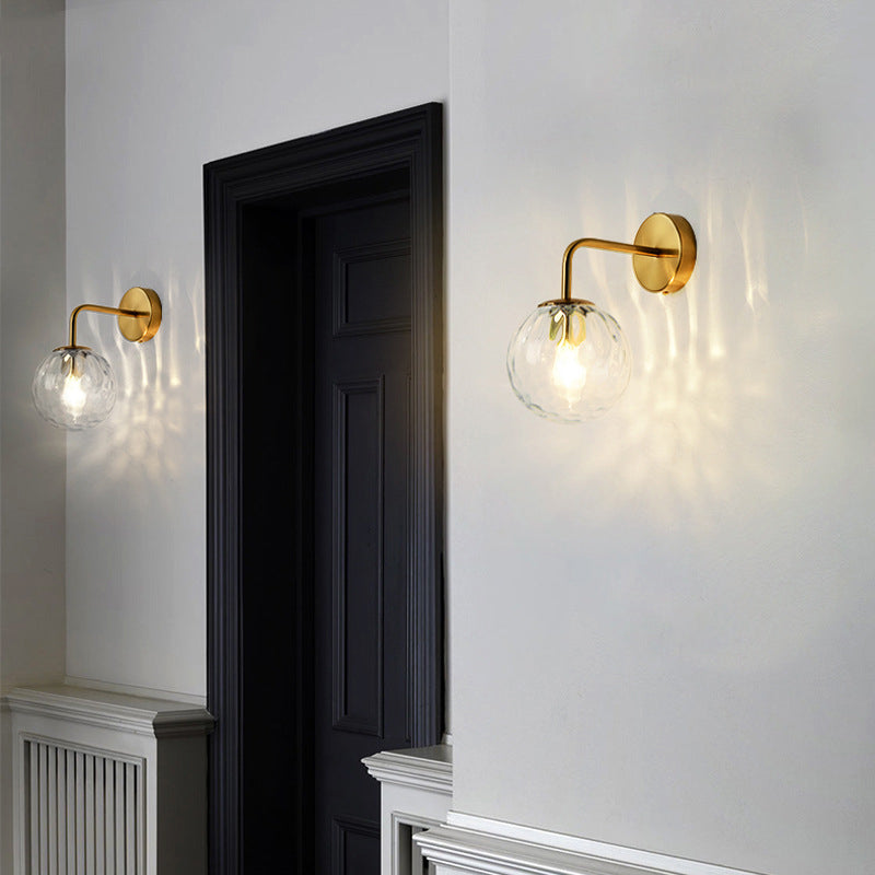 Glazen Wandlamp met Geribbeld Glas en Gouden Armatuur – Minimalistische Verlichting voor Woonkamer en Gang | Sansoti