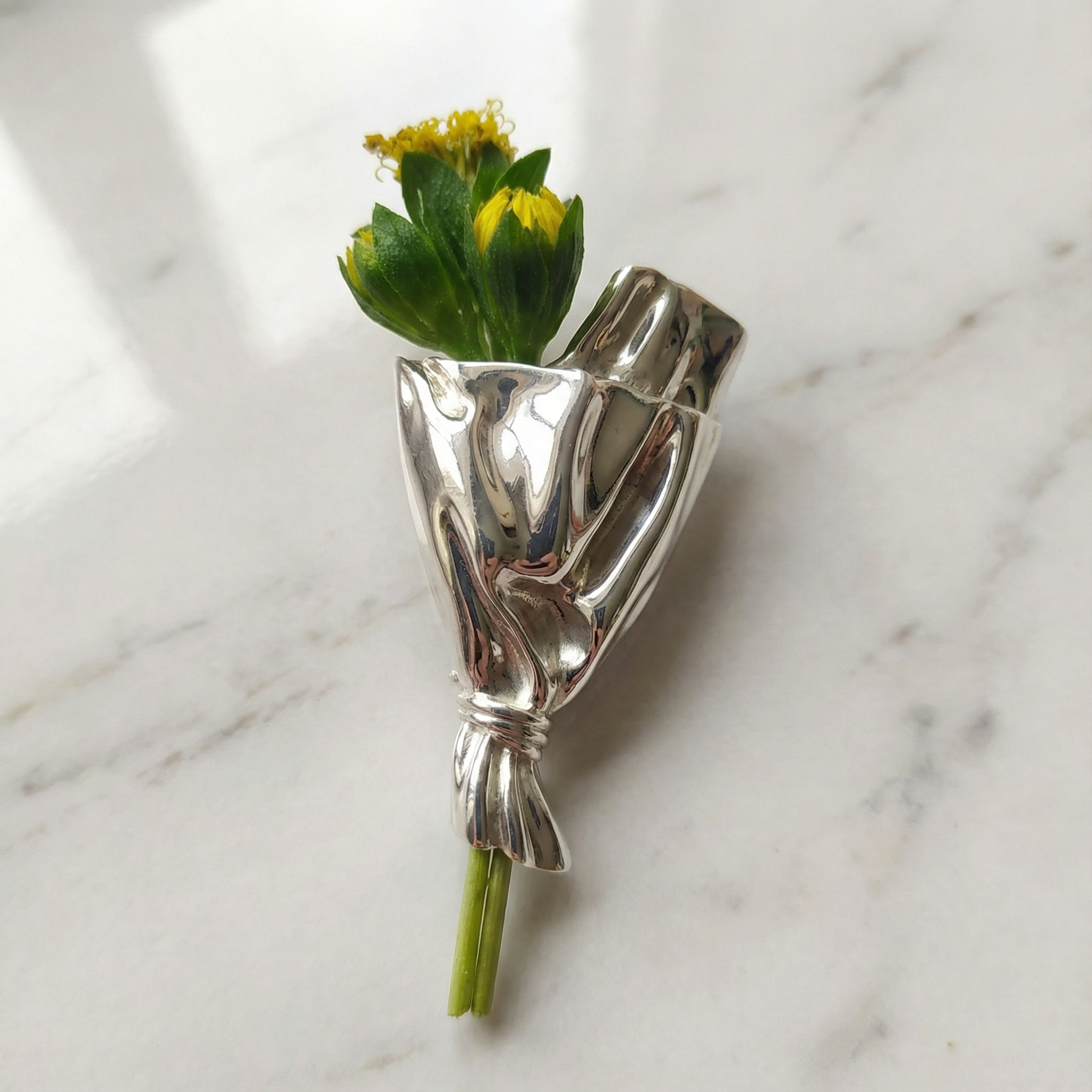 Draagbare Bloemenvaas Broche – Mini Vaasje voor Verse Bloemen | Sansoti