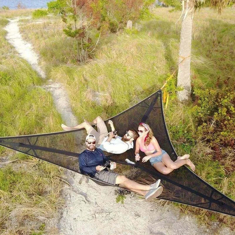 Driehoekige Hangende Camping Relaxmat voor Meerdere Personen – Luchtbed voor 3 Punten met Bevestigingsset 280x280 of 400x400 cm Groen Zwart | Sansoti