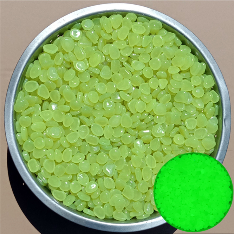 Set of 2 Luminous Decorative Stones Resin Garden Pebbles Glow-in-the-Dark Path Accent Multiple Colors | Sansoti