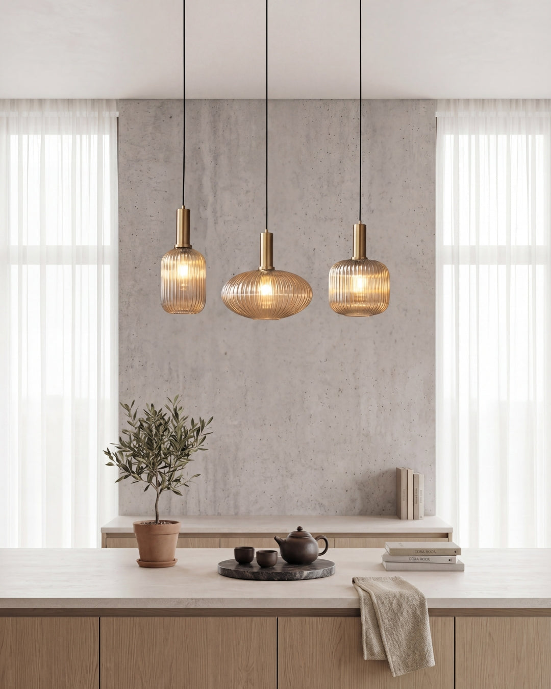 CLYDE Moderne Hanglamp met Gekleurde Glazen Kap – Scandinavisch Design voor Woonkamer & Eetkamer – E27 Fitting | Sansoti